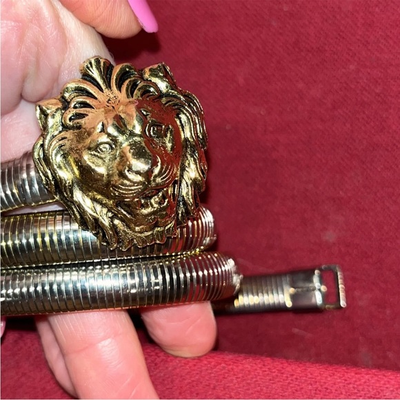 Lion head GOLDEN STRETCHY BELT ACCESSOCRAFT NYC Gold Tone Metal Twist Front, VTG - Picture 10 of 12